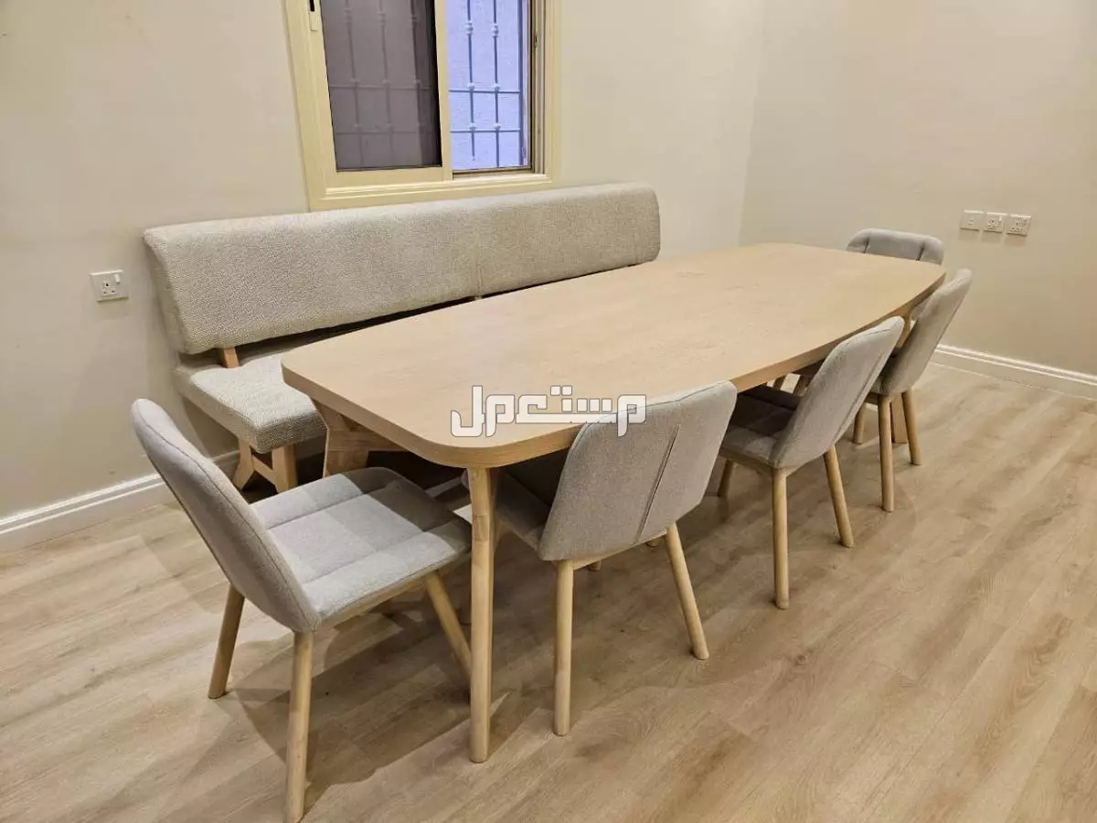 للبيع طاولة طعام مودرن 10 أشخاص