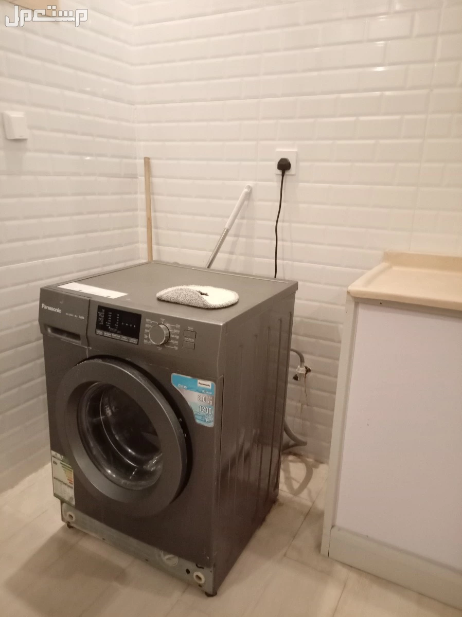 عندي للبيع غرفه نوم وغساله ومطبخ وبوتجاز واسطوانته وكنب