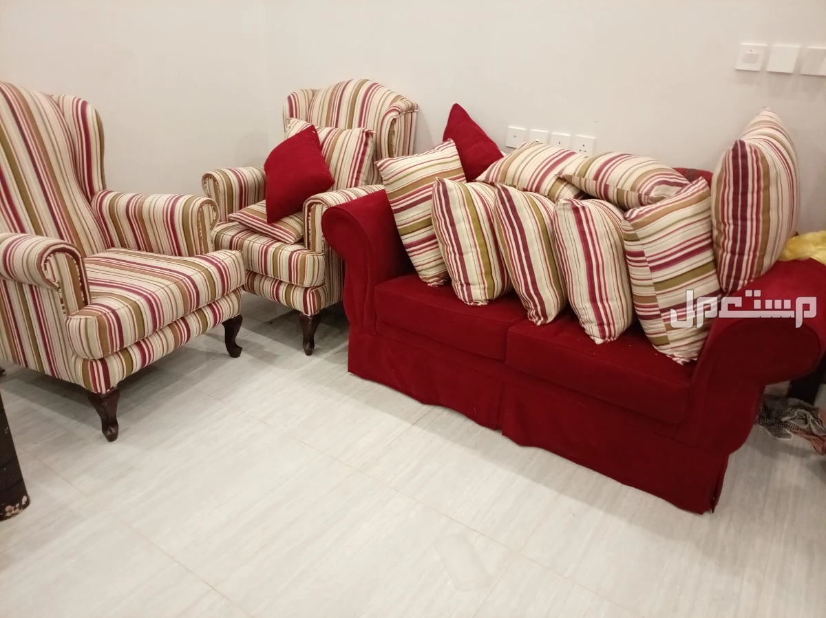 عندي للبيع غرفه نوم وغساله ومطبخ وبوتجاز واسطوانته وكنب