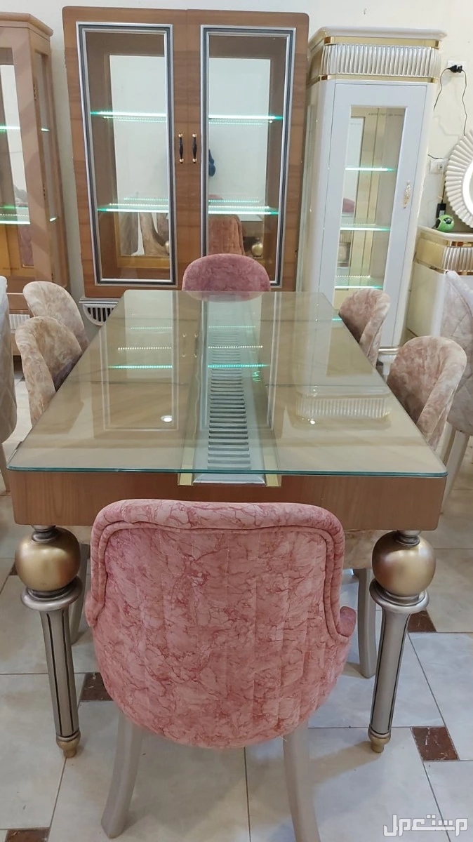 مسعمل بسيط سفره +6 كراسي +نيش بالليد  في المنصورة بسعر 18 ألف جنيه مصري