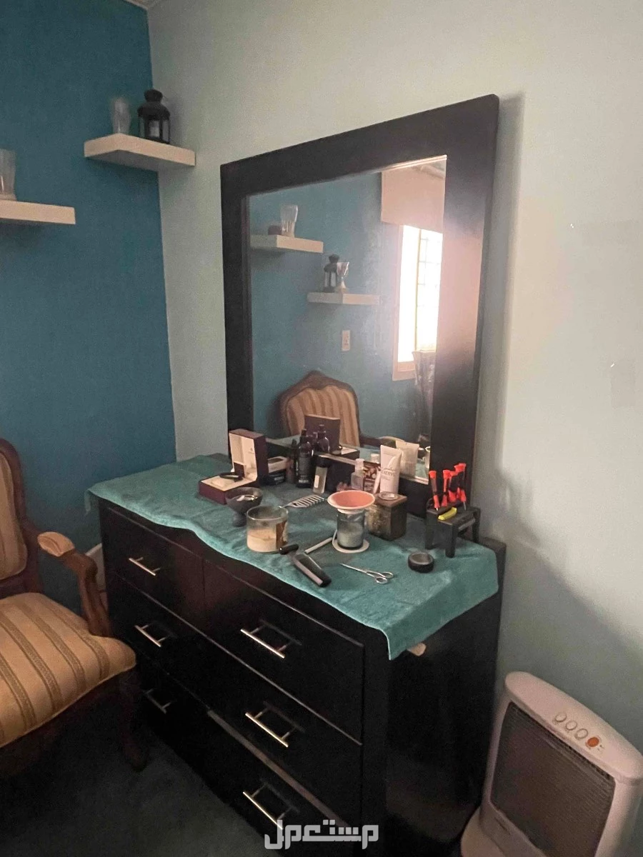 للبيع عفش مجالس و غرفة نوم  في راس التنورة بسعر 15 ألف ريال سعودي