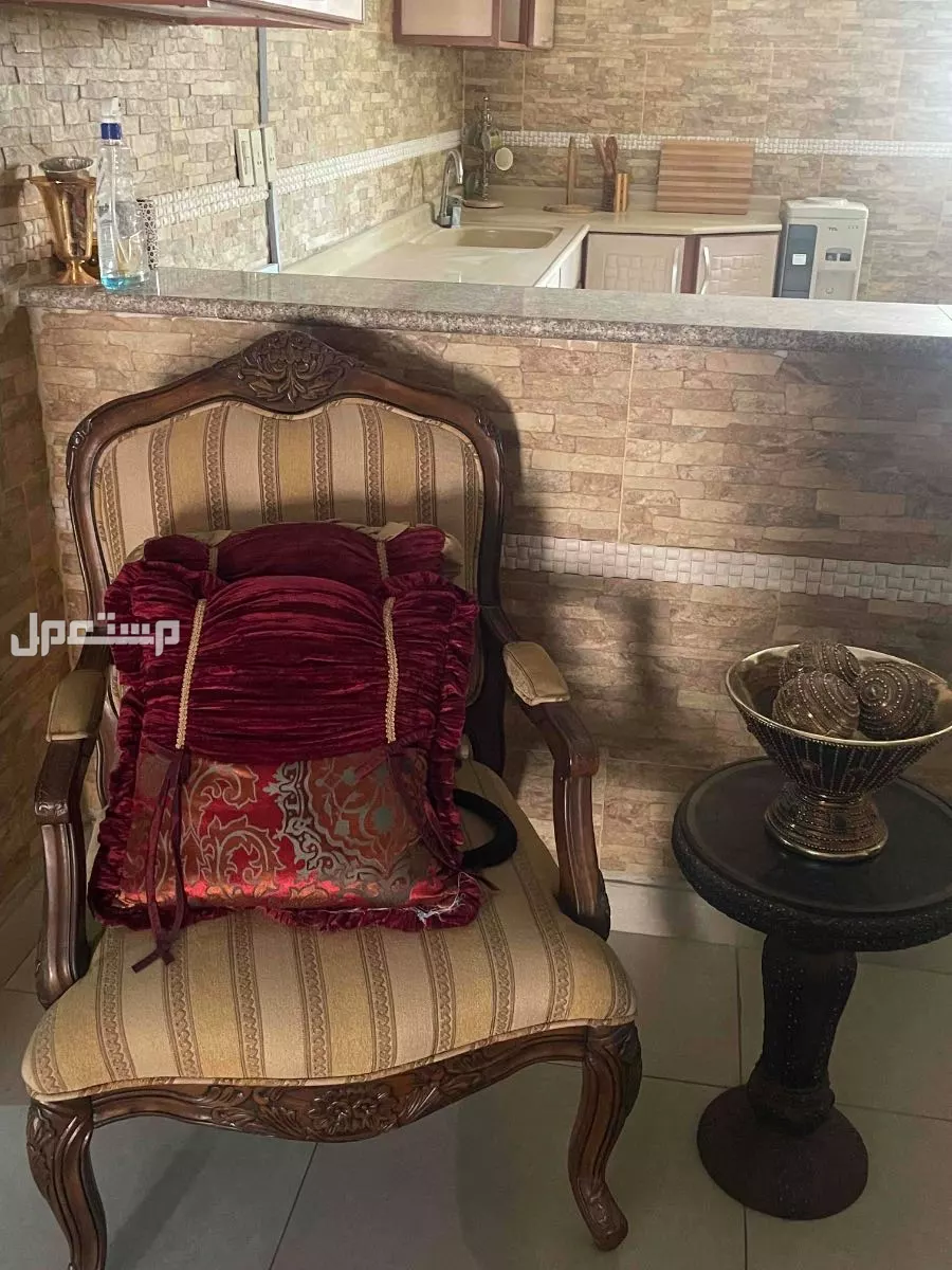 للبيع عفش مجالس و غرفة نوم  في راس التنورة بسعر 15 ألف ريال سعودي