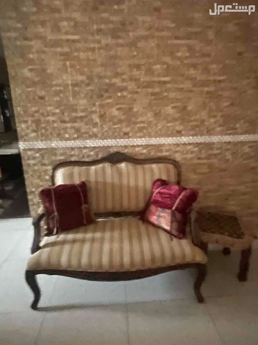 للبيع عفش مجالس و غرفة نوم  في راس التنورة بسعر 15 ألف ريال سعودي
