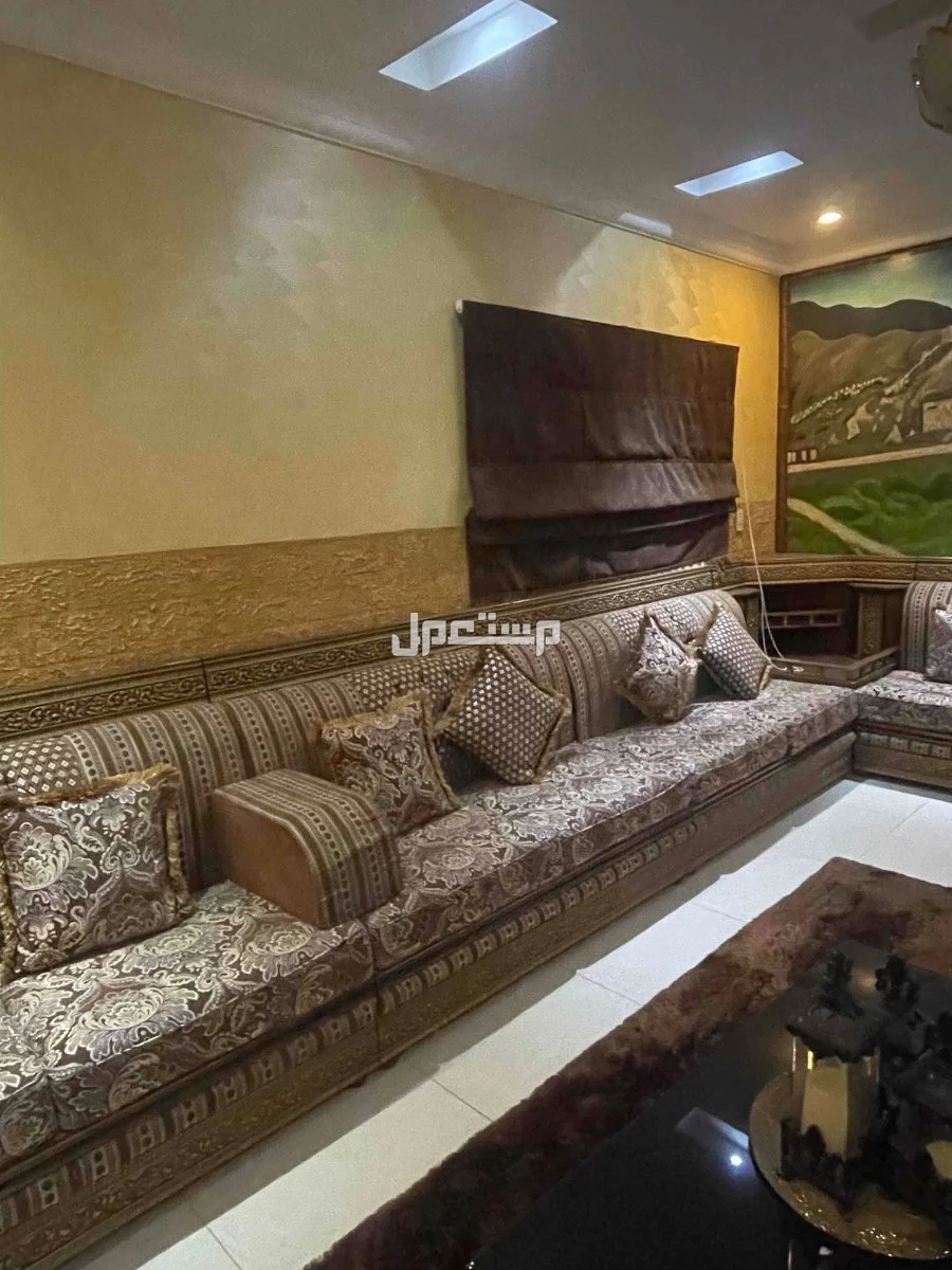 للبيع عفش مجالس و غرفة نوم  في راس التنورة بسعر 15 ألف ريال سعودي