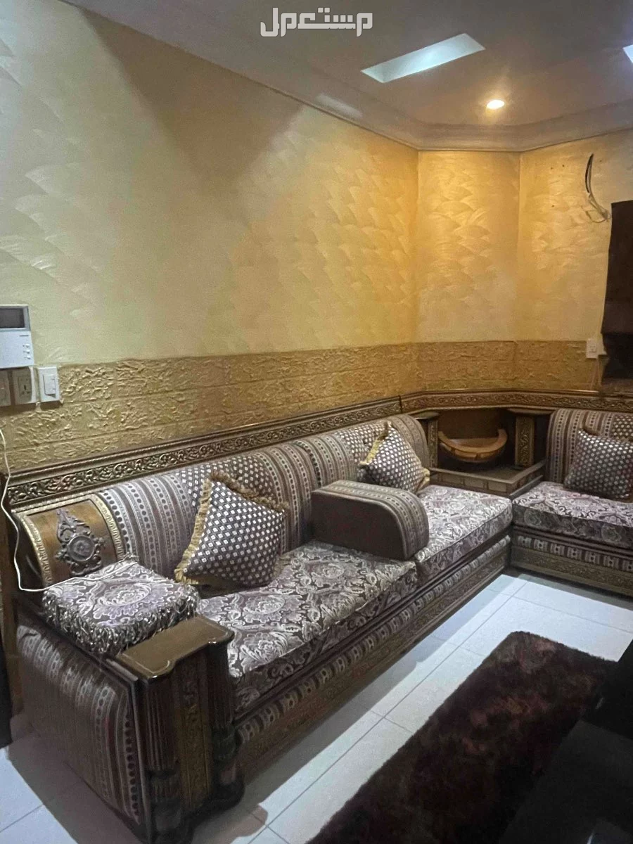 للبيع عفش مجالس و غرفة نوم  في راس التنورة بسعر 15 ألف ريال سعودي