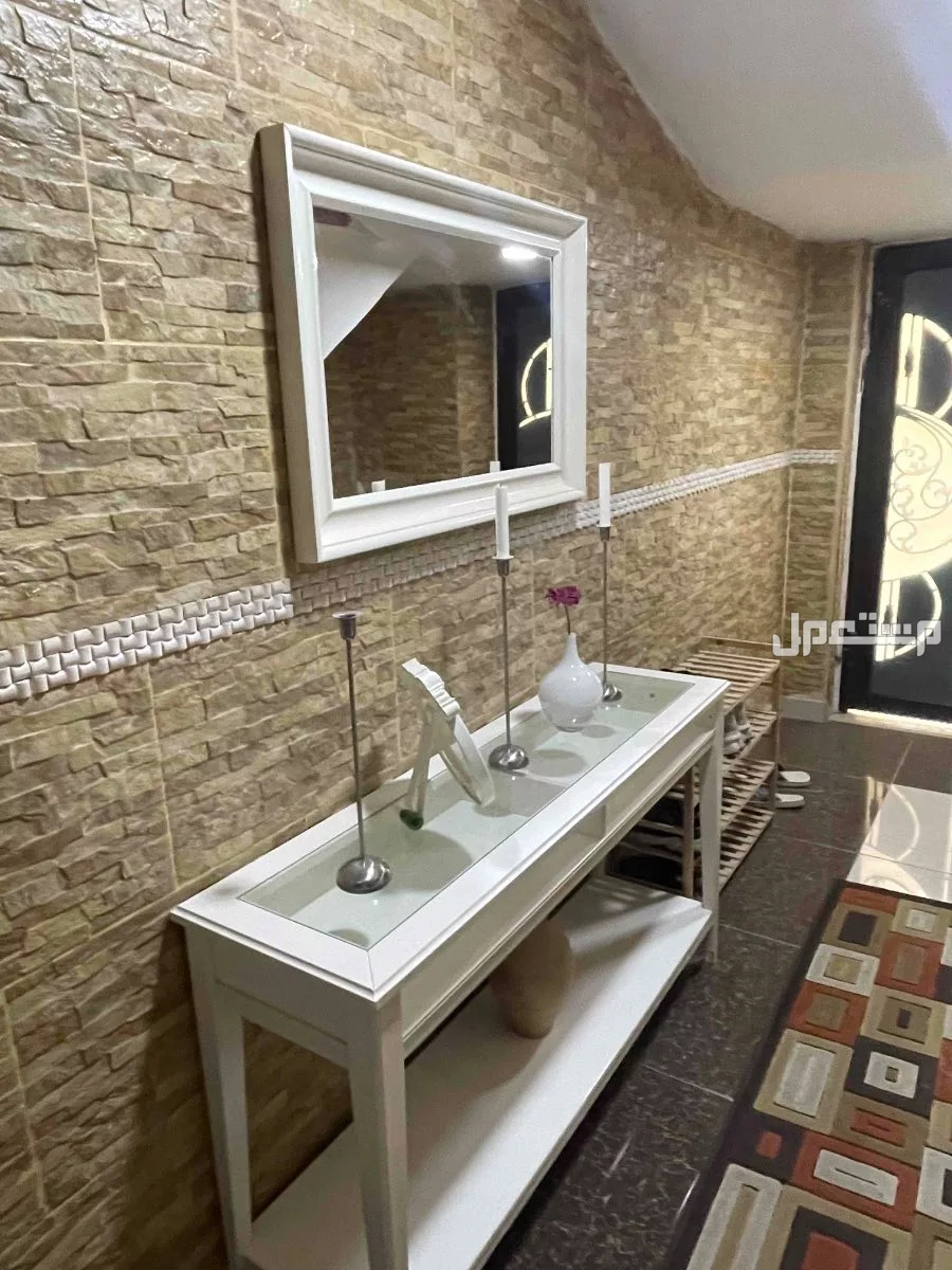 للبيع عفش مجالس و غرفة نوم  في راس التنورة بسعر 15 ألف ريال سعودي