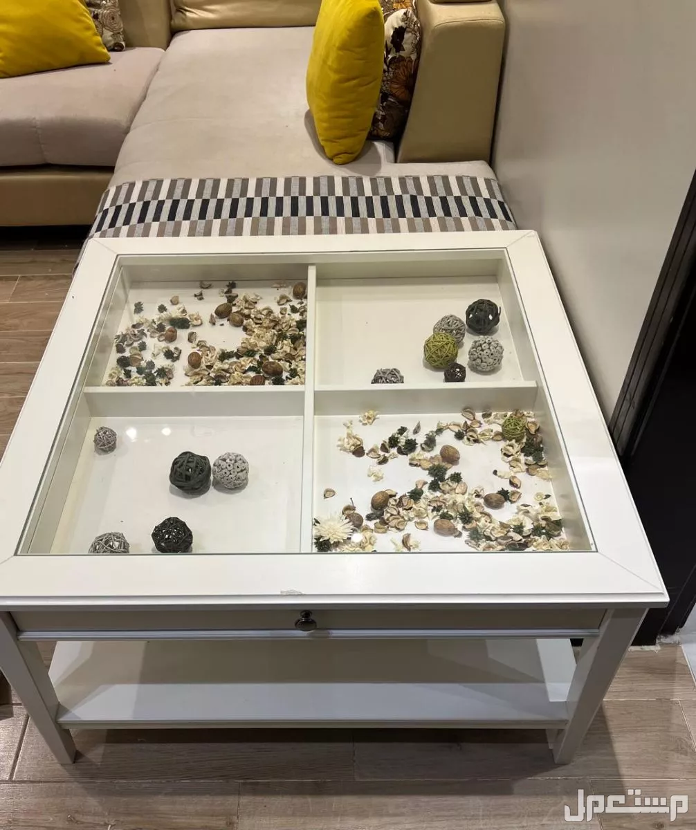 طاولة ايكيا مستعمل للبيع  في مكة المكرمة بسعر 250 ريال سعودي