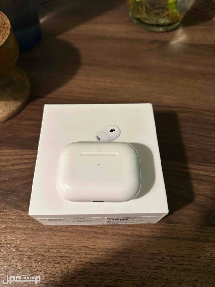 للبيع ايربودز برو 2 - نسخة لايتننق (شاحن ايفون)