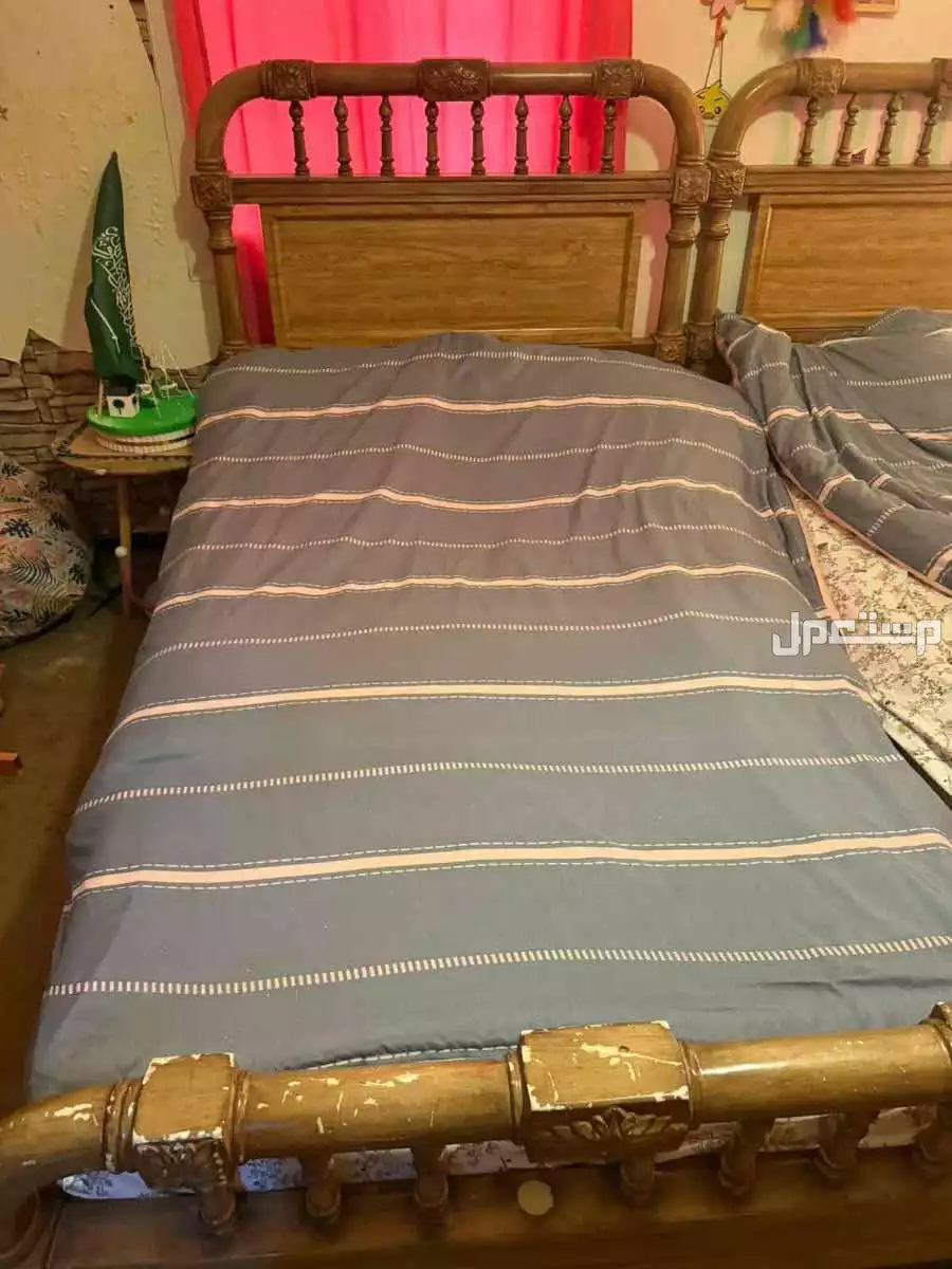 غرفه نوم للبيع موديا قديم الخشب اصلي ممتاز