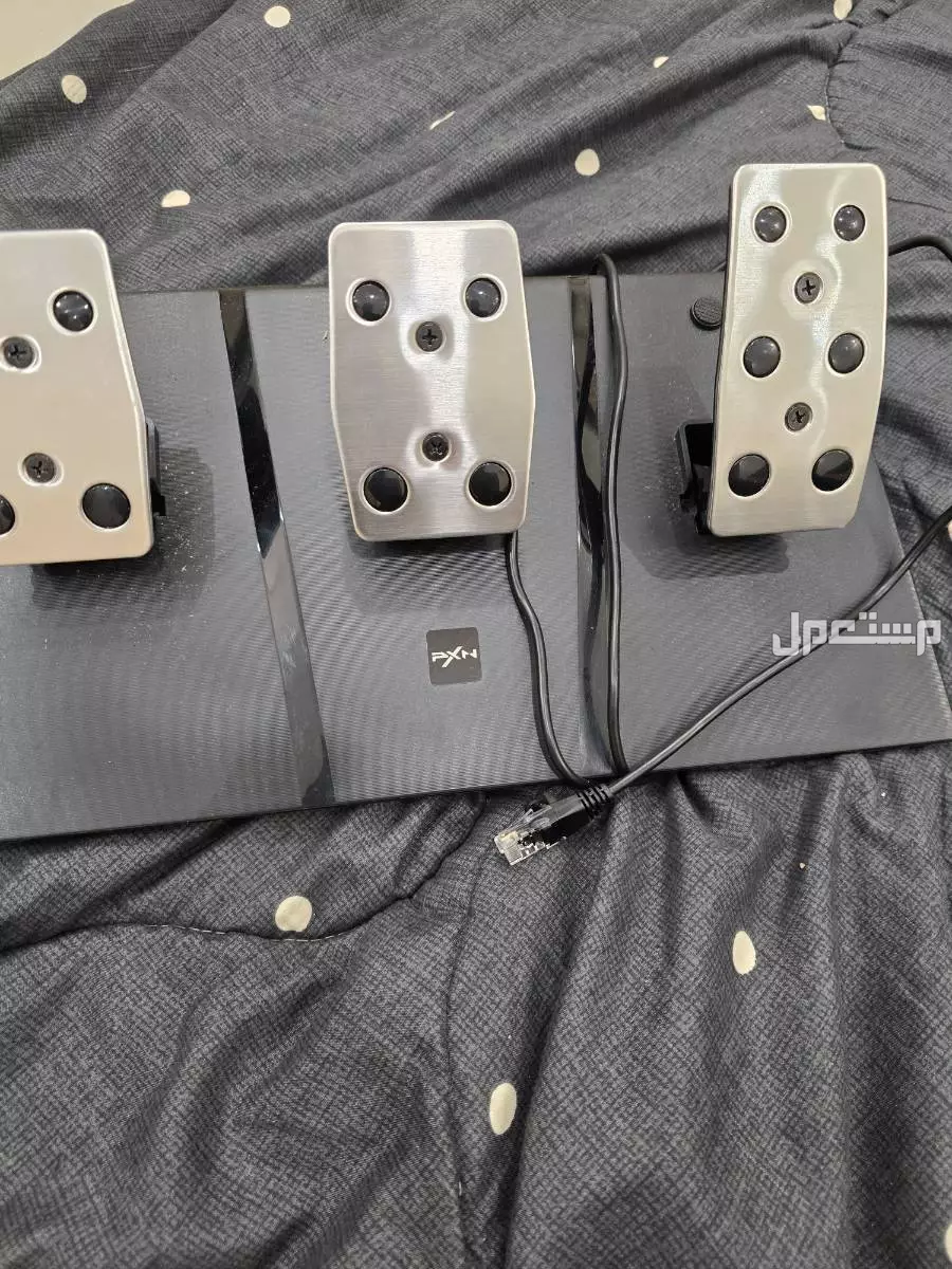 طاره و شريطين للبدل ب سوني 4  ما فيه شي و يوجد توصيل داخل بريده