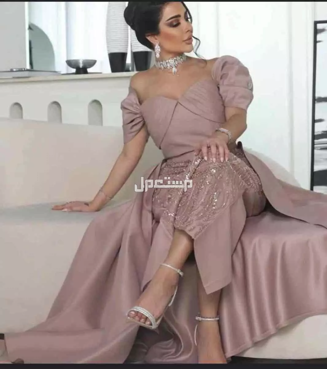 فستان راقي طويل للمناسبات – جديد مع تطريز ولمعه في الرياض بسعر 700 ريال سعودي