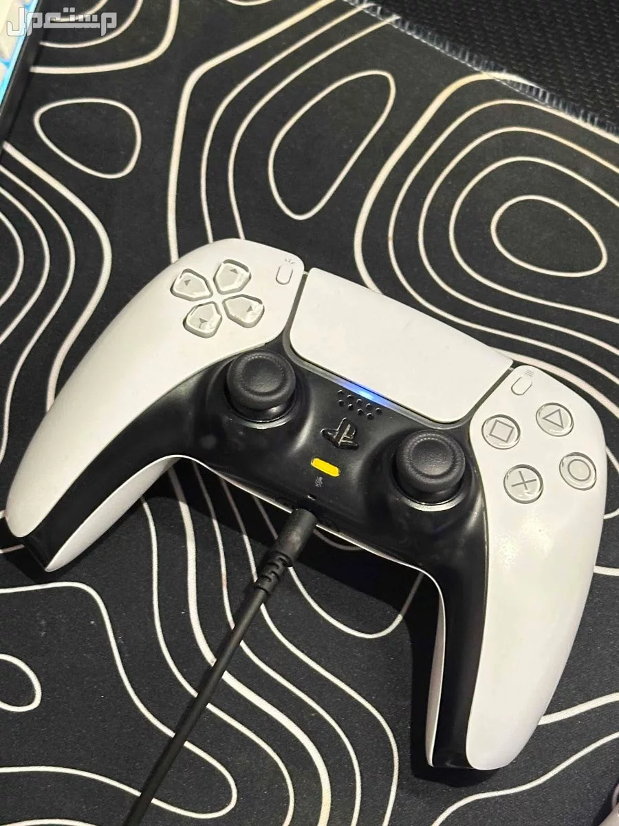 سوني5+يد+كيبورد في مكة المكرمة بسعر 1570 ريال سعودي