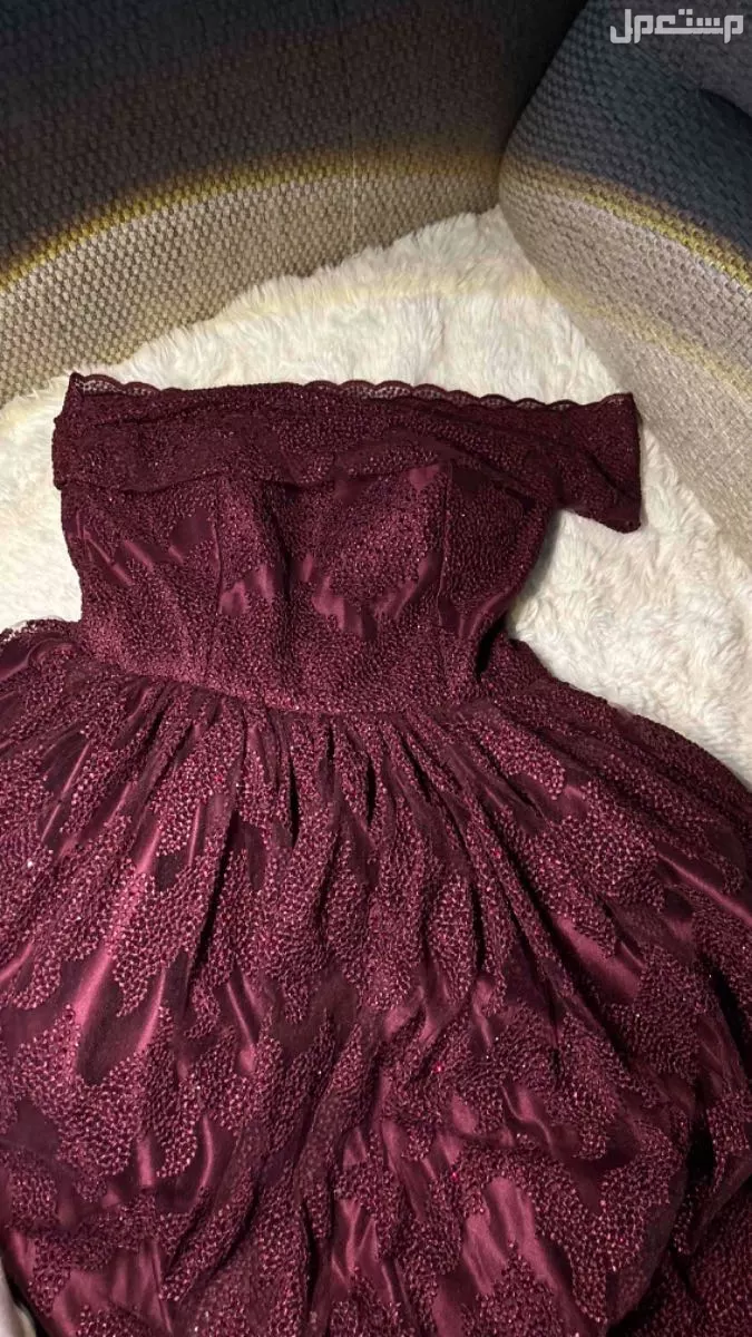 فستان نظيف مانلبس الا مره وحده تفصيل في جدة بسعر 300 ريال سعودي