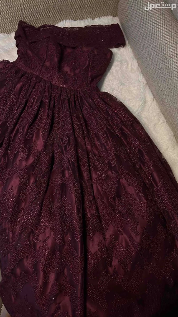 فستان نظيف مانلبس الا مره وحده تفصيل في جدة بسعر 300 ريال سعودي