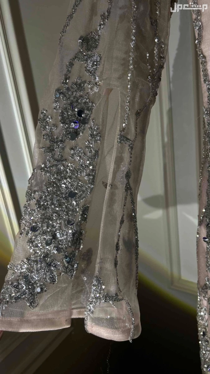 فستان نظيف مانلبس الا مره وحده تفصيل في جدة بسعر 300 ريال سعودي