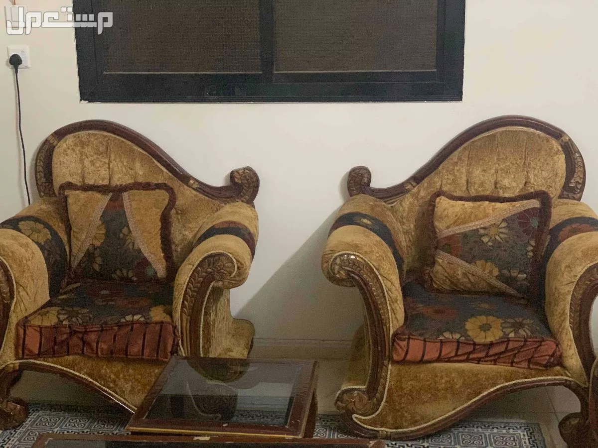 كنب مستعمل 5 شهور  في جدة بسعر 300 ريال سعودي