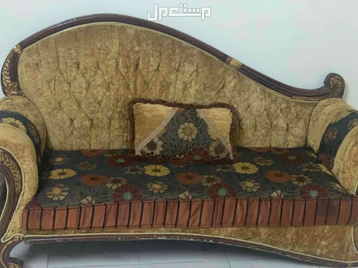 كنب مستعمل 5 شهور  في جدة بسعر 300 ريال سعودي