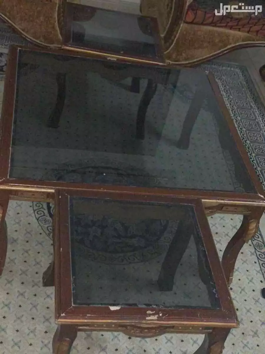 كنب لون بني طقم + كنب احمر استعمال سنه لايوجد اضرار  في جدة بسعر 250 ريال سعودي