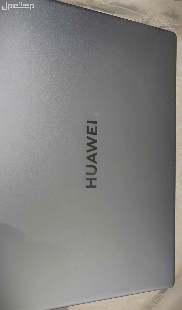 لابتوب matebook 14 m 2023 البيع عاجل للطلاب والموظفين السعر قابل للتفاوض بالمعقول يوجد خدش بسيط ونقره غير واضحه