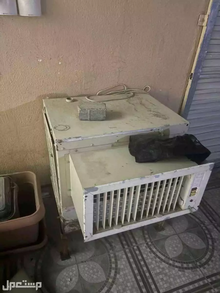 الرياض الدار البيضاء  في الرياض بسعر ألف ريال سعودي مكيف صحراوي نص بحاله جيده