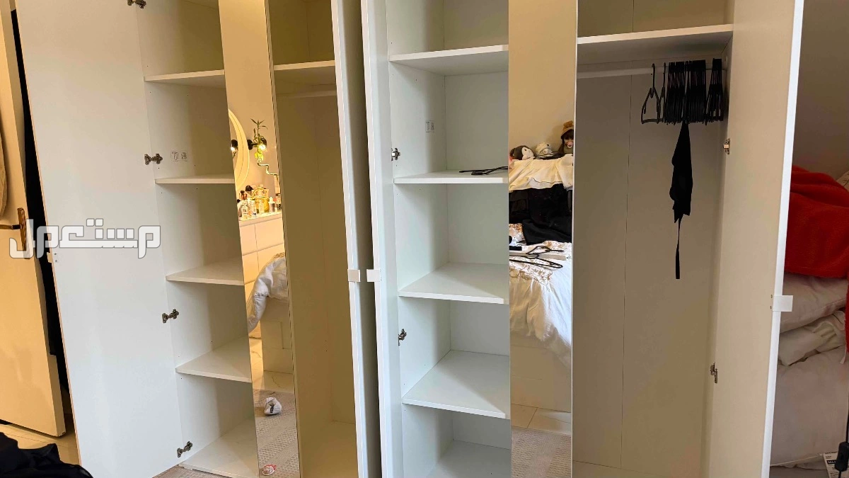 للبيع دولابين من ايكيا جديده سهل النقل