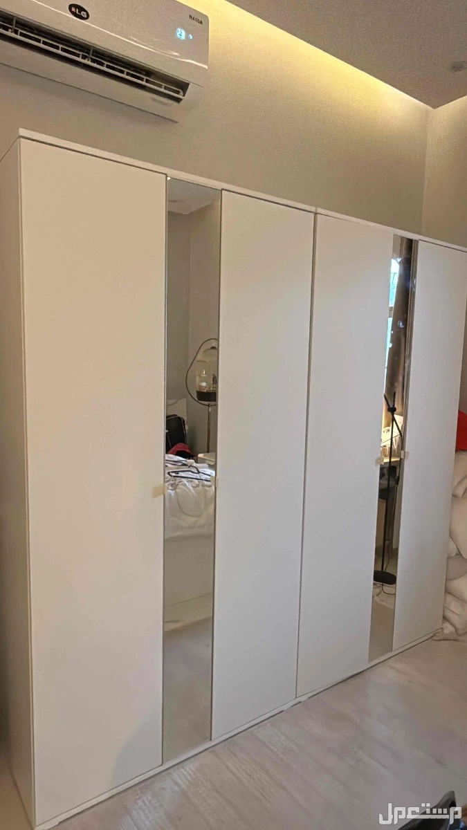 للبيع دولابين من ايكيا جديده سهل النقل