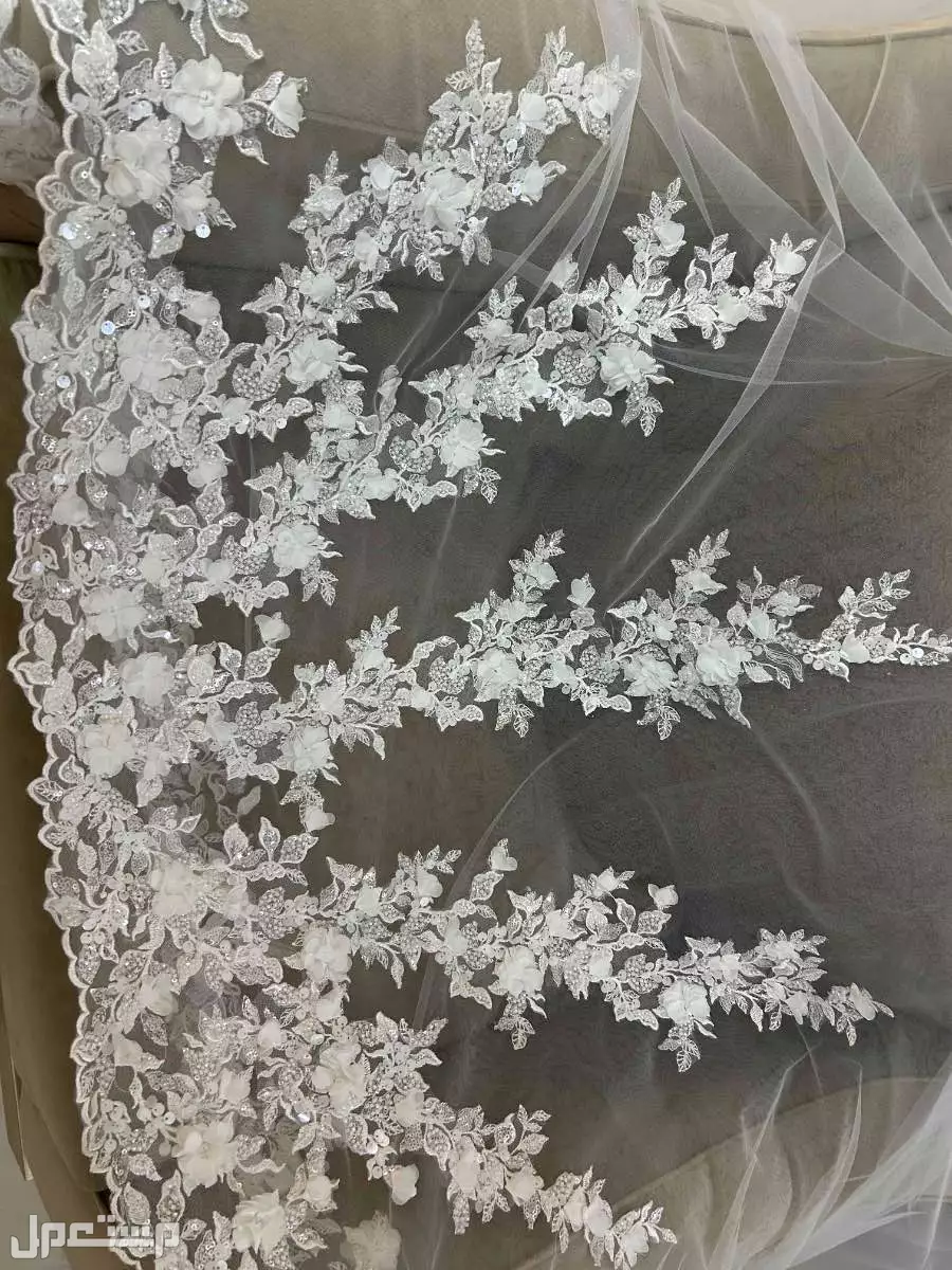 فستان زفا راقي وفاخر في مكه قابل للتفاوض في الطائف بسعر 2500 ريال سعودي