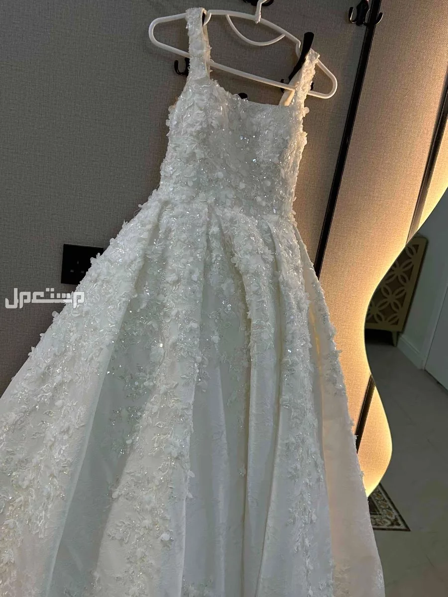 فستان زفاف  وفاخر في مكه قابل لتفاوض في الطائف بسعر 2500 ريال سعودي