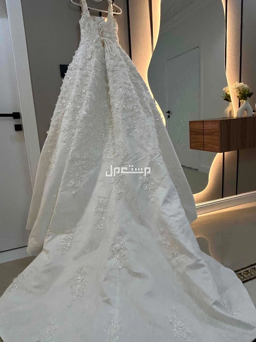 فستان زفاف راقي وفاخر في الطائف بسعر 2500 ريال سعودي