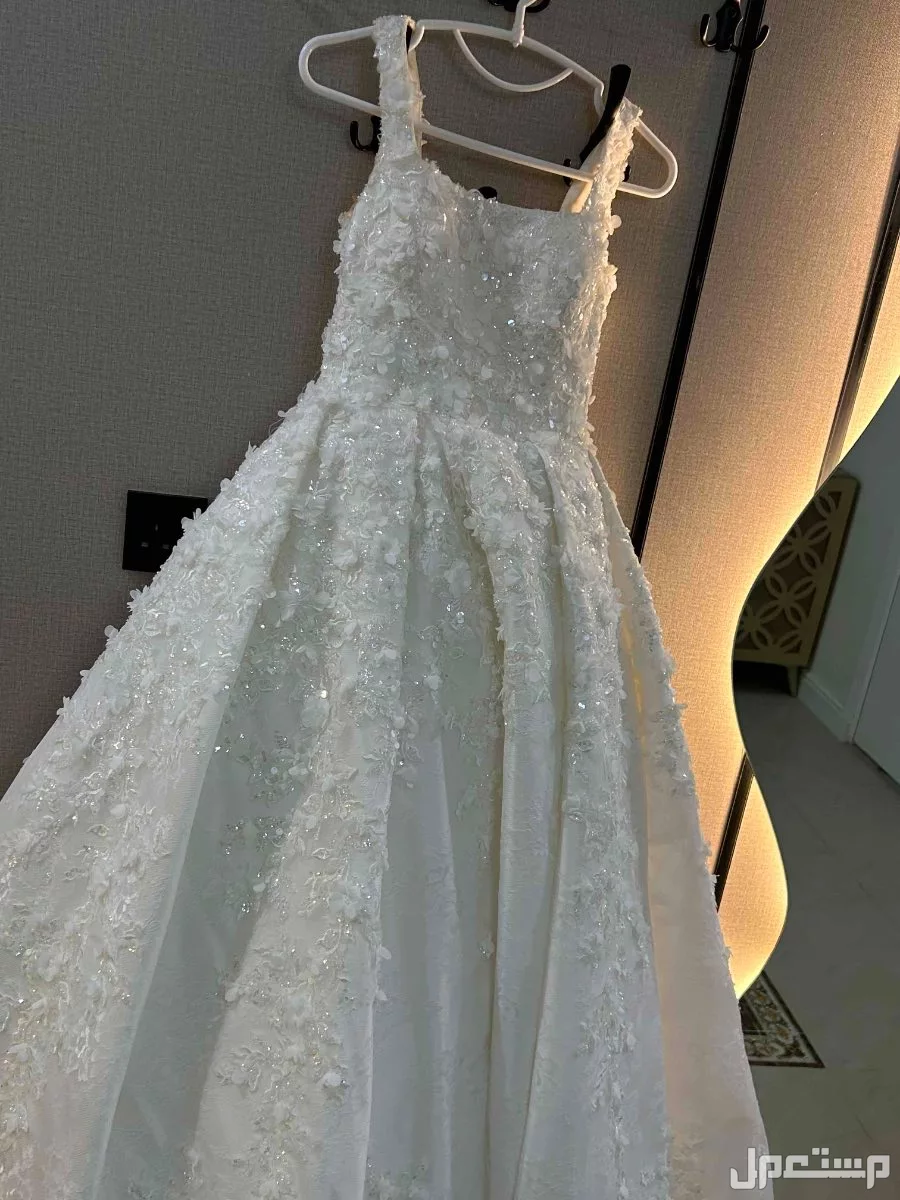 فستان زفاف راقي وفاخر في الطائف بسعر 2500 ريال سعودي