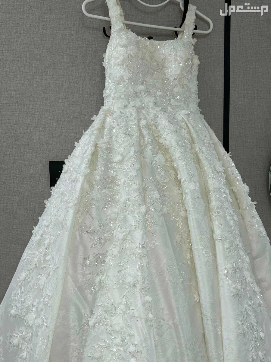 فستان زفاف راقي وفاخر في الطائف بسعر 2500 ريال سعودي