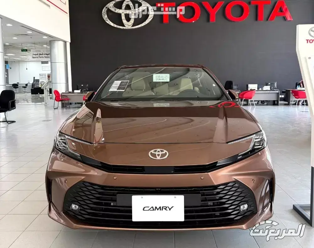 أفضل سيارات تويوتا نسائية 2026 مع الأسعار والمواصفات والصور تويوتا كامري 2025
