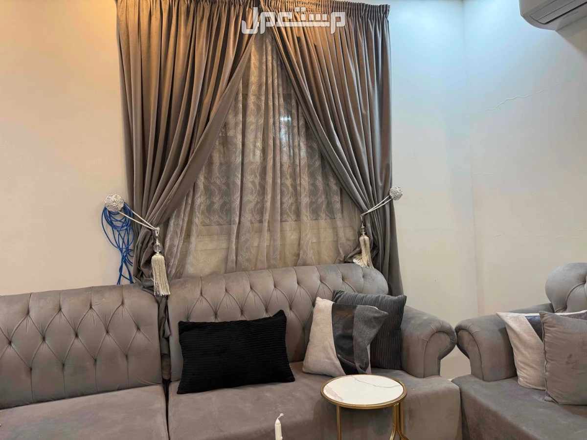 كنب في المدينة  في المدينة المنورة بسعر 2400 ريال سعودي