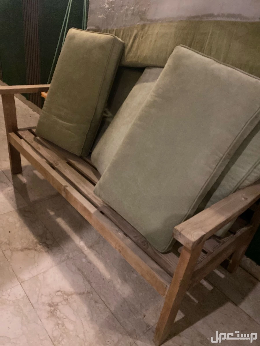 كراسي حديقه خشب  مع مراتبها  للبيع بسعر 200 في الرياض بسعر 200 ريال سعودي