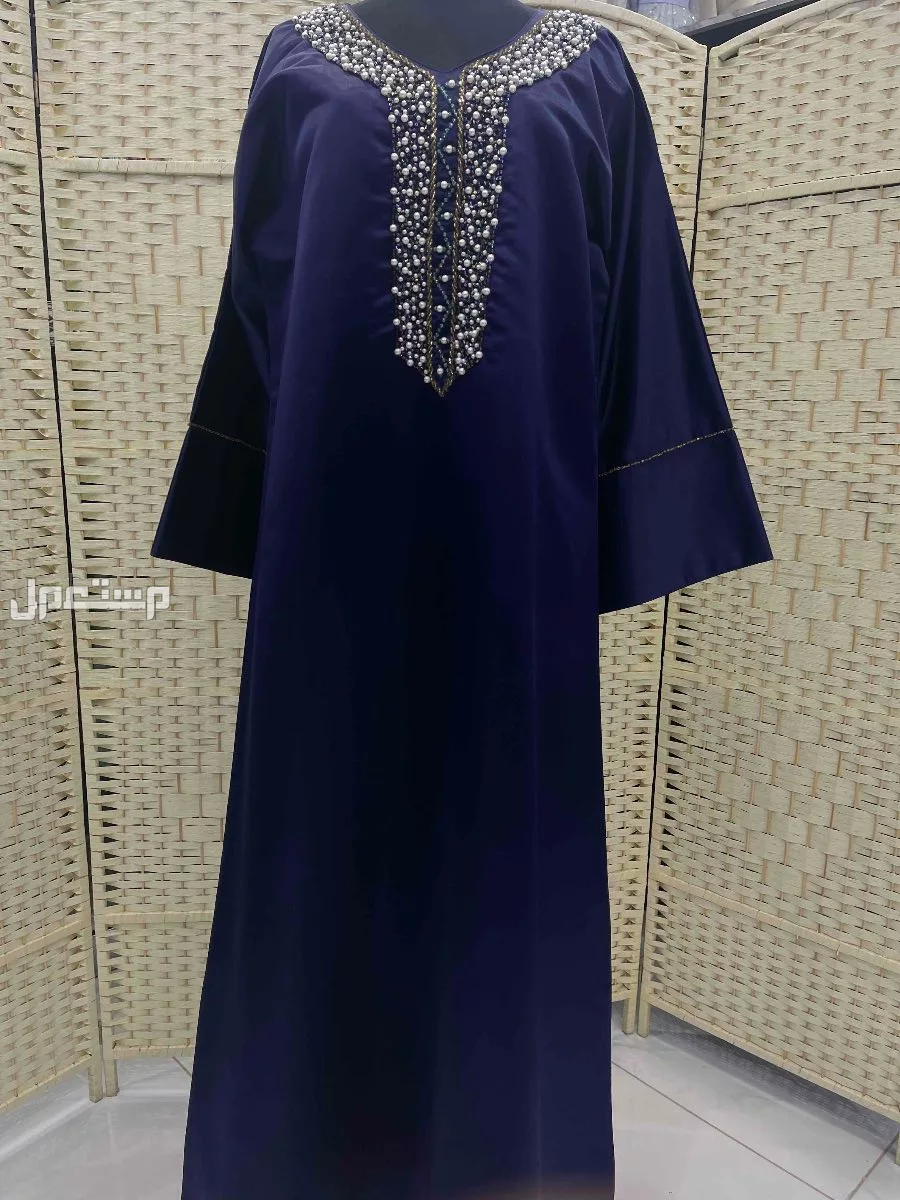 ملابس نسائيه بيع بالكامل  ويوجد عبايات وطرح جديده جميع المديلات في البكيرية بسعر 20 ريال سعودي