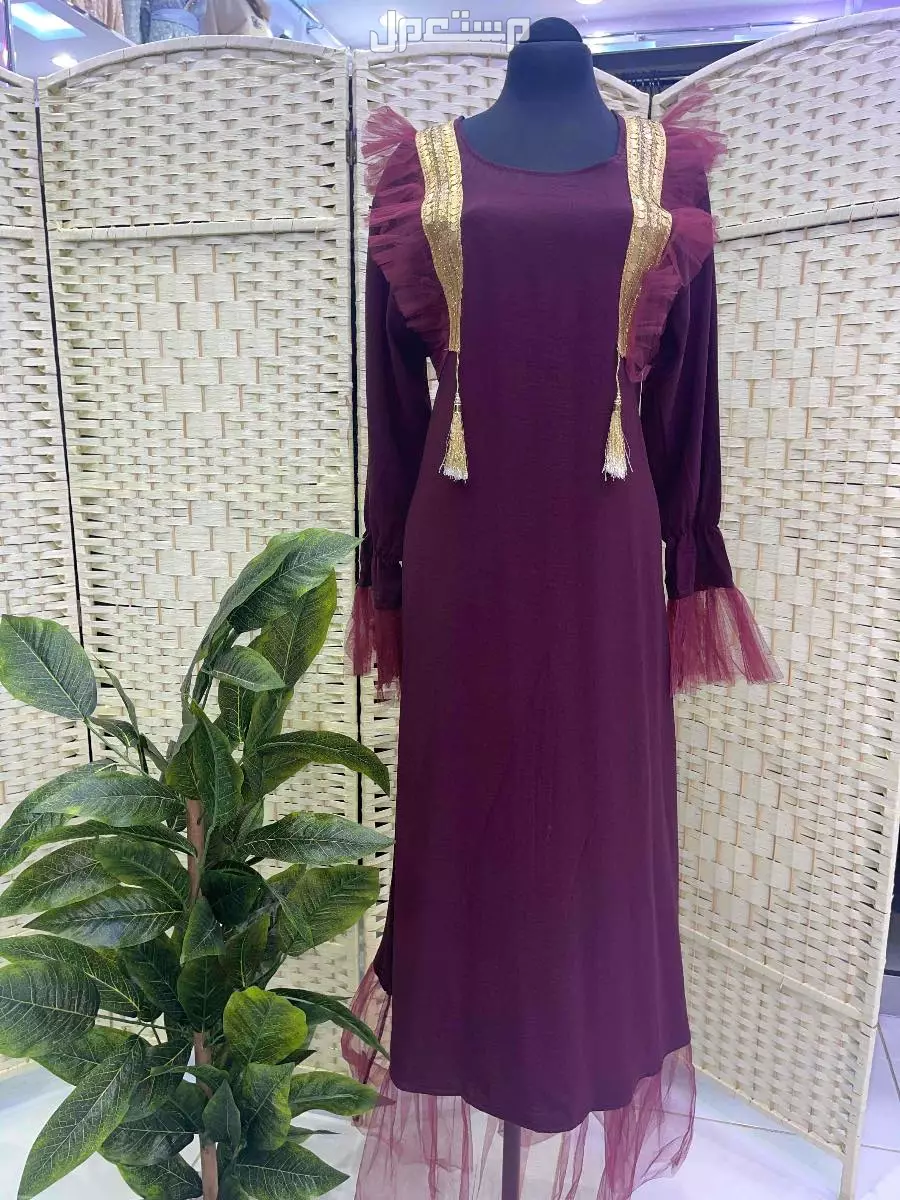 ملابس نسائيه بيع بالكامل  ويوجد عبايات وطرح جديده جميع المديلات في البكيرية بسعر 20 ريال سعودي