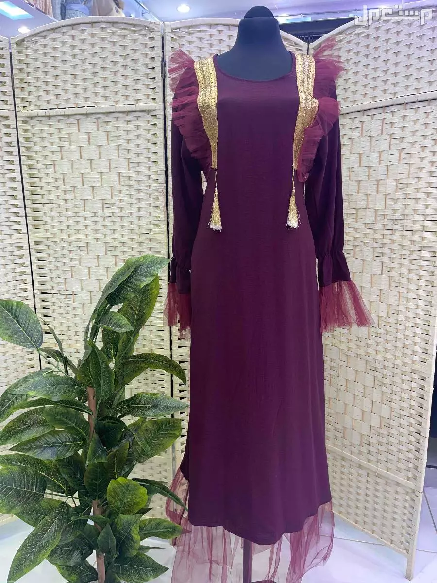 ملابس نسائيه بيع بالكامل  ويوجد عبايات وطرح جديده جميع المديلات في البكيرية بسعر 20 ريال سعودي