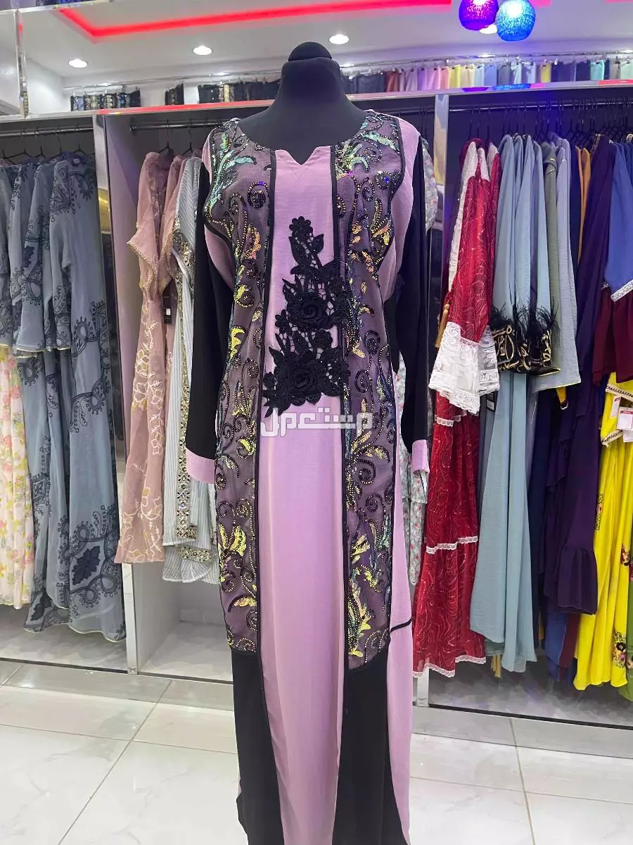 ملابس نسائيه بيع بالكامل  ويوجد عبايات وطرح جديده جميع المديلات في البكيرية بسعر 20 ريال سعودي