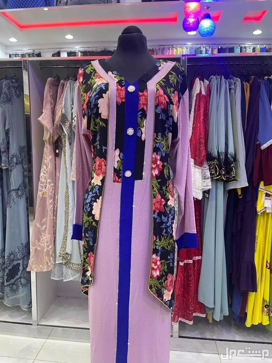 ملابس نسائيه بيع بالكامل  ويوجد عبايات وطرح جديده جميع المديلات في البكيرية بسعر 20 ريال سعودي