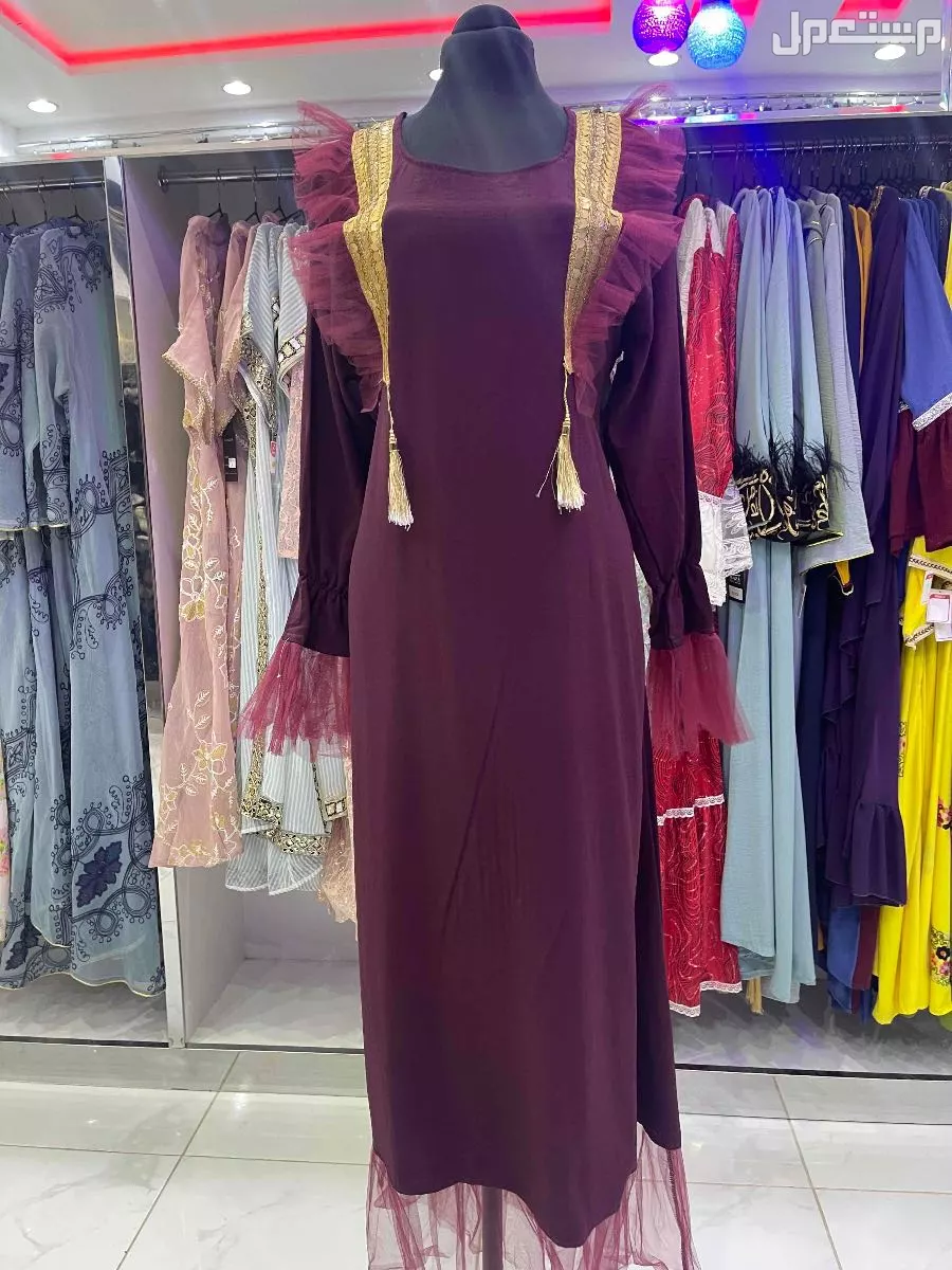 ملابس نسائيه بيع بالكامل  ويوجد عبايات وطرح جديده جميع المديلات في البكيرية بسعر 20 ريال سعودي