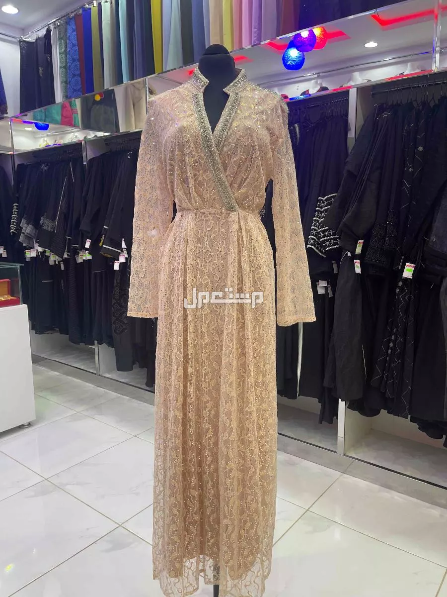 ملابس نسائيه بيع بالكامل  ويوجد عبايات وطرح جديده جميع المديلات في البكيرية بسعر 20 ريال سعودي
