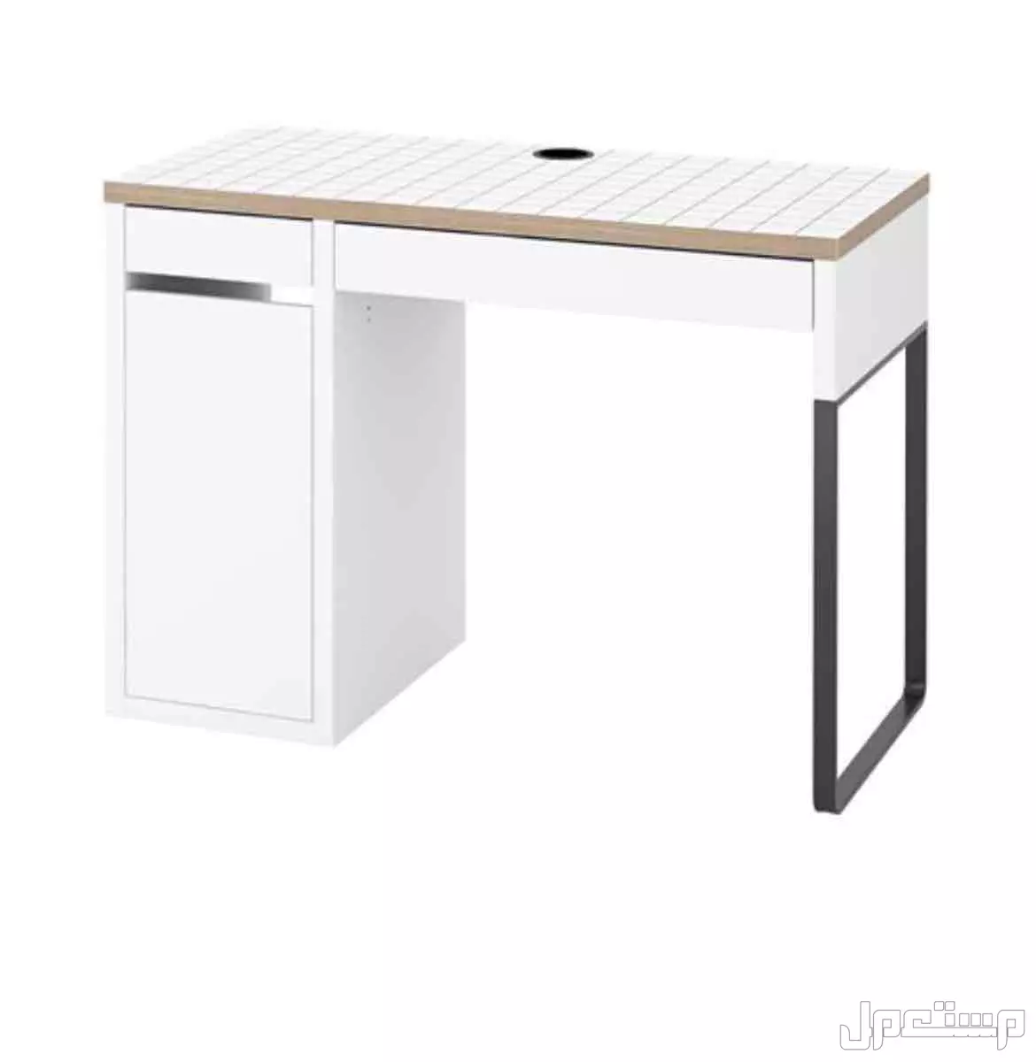 مكتب من ايكيا  في الخبر بسعر 200 ريال سعودي