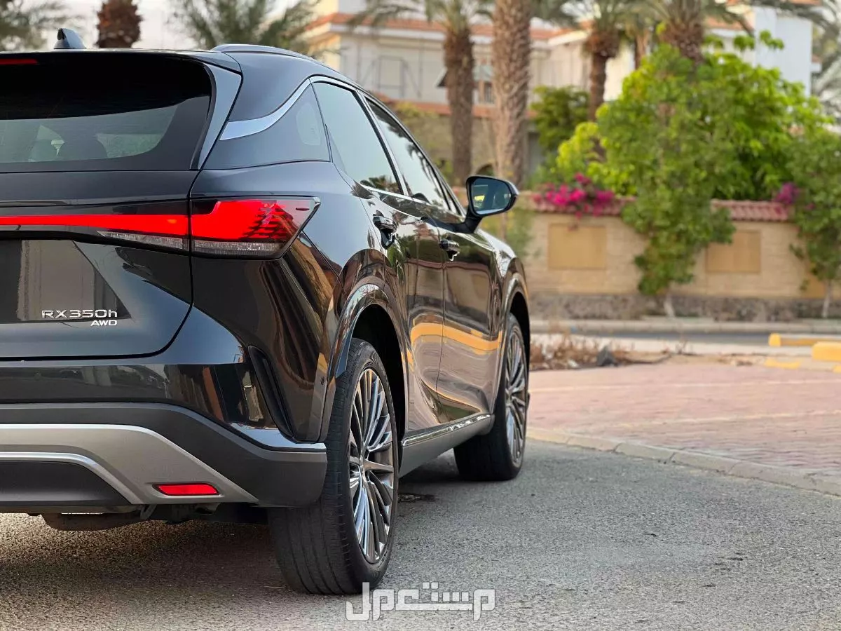 لكزس RX 2023 مستعملة للبيع في جدة بسعر 265 ألف ريال سعودي
