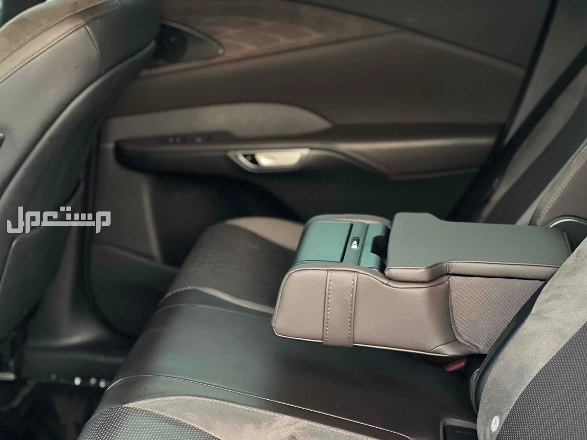 لكزس RX 2023 مستعملة للبيع في جدة بسعر 265 ألف ريال سعودي