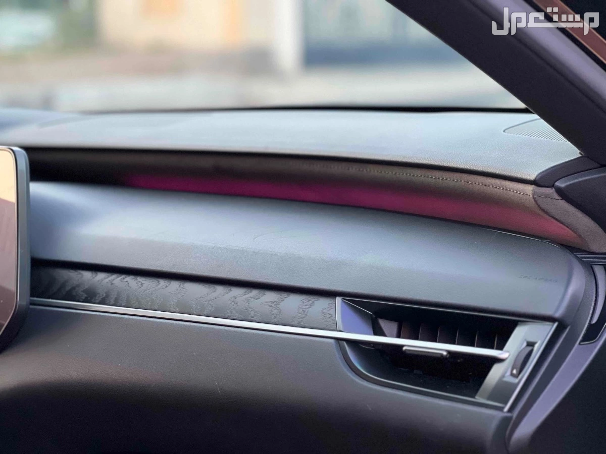 لكزس RX 2023 مستعملة للبيع في جدة بسعر 265 ألف ريال سعودي