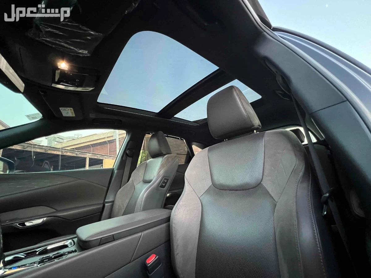 لكزس RX 2023 مستعملة للبيع في جدة بسعر 265 ألف ريال سعودي