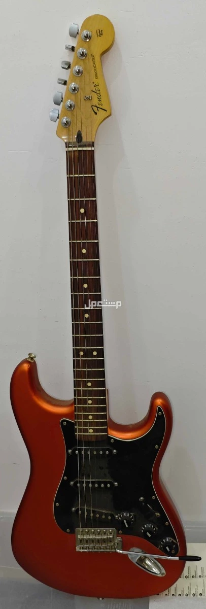 للبيع electric guitar من فيندر تصميم كلاسيكي يرجع للخمسينات