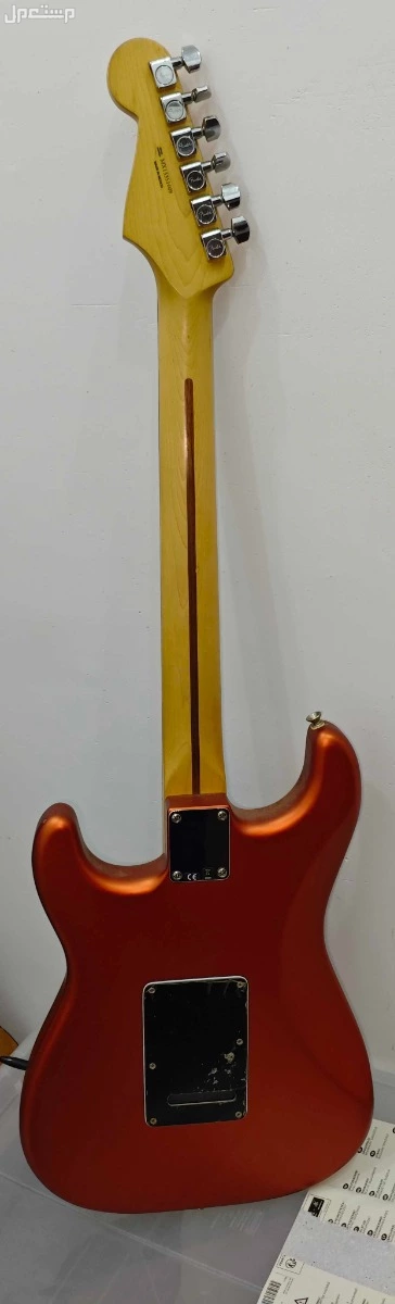 للبيع electric guitar من فيندر تصميم كلاسيكي يرجع للخمسينات