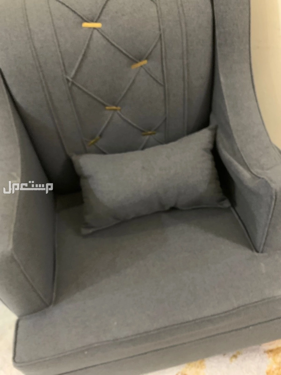 كنب للبيع علي السوم حاله جيده بالملك فهد سبب البيع عدم الحاجه