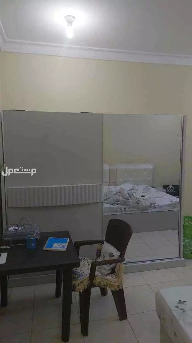 للبيع دولاب كبير ومانختلف بالسعر اراعيك